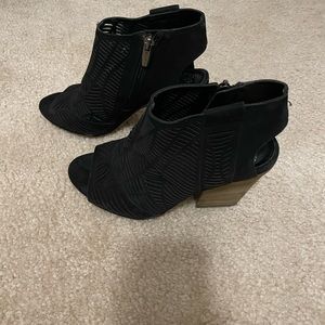 Size 6.5 Black Vince Camuto Booties